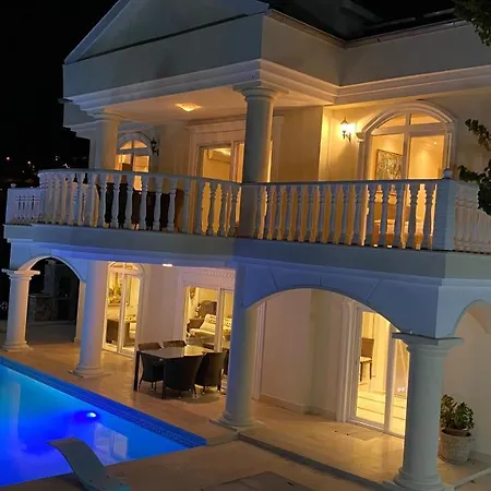 Villa Royal *