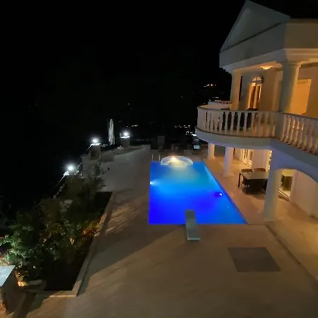 Villa Royal *